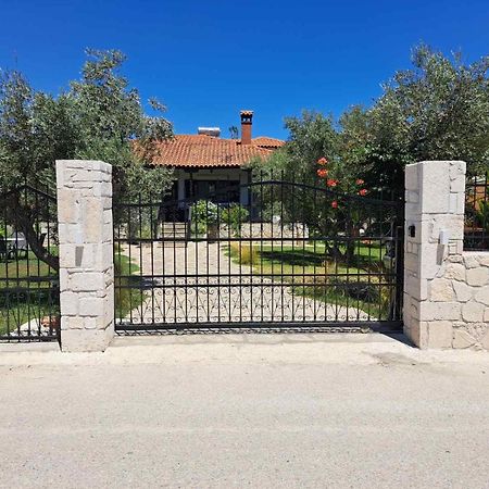 Villa Joy Ормос Пангиас Екстериор снимка